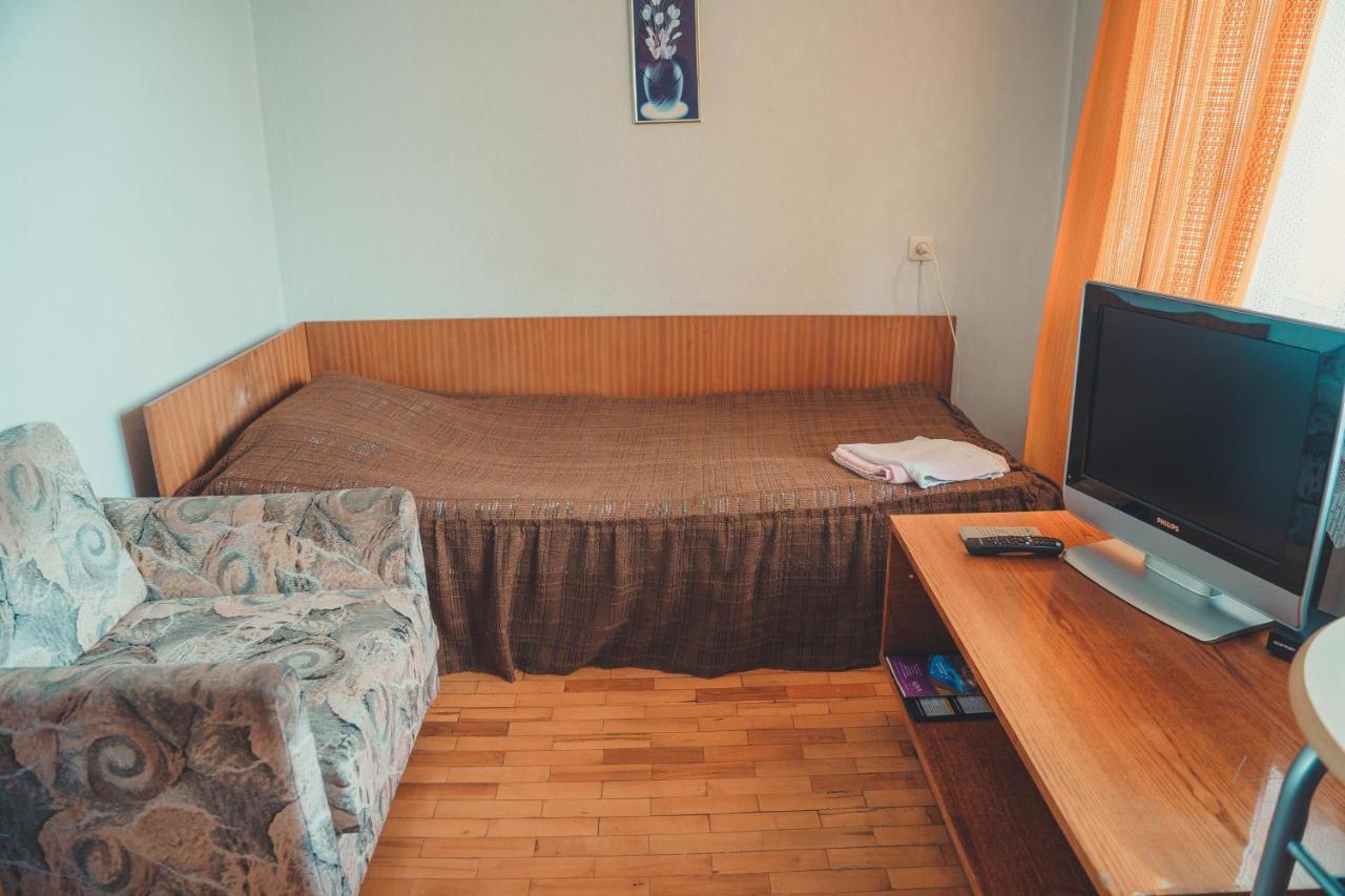 Hotell Paeaesuke Jõhvi Exterior foto