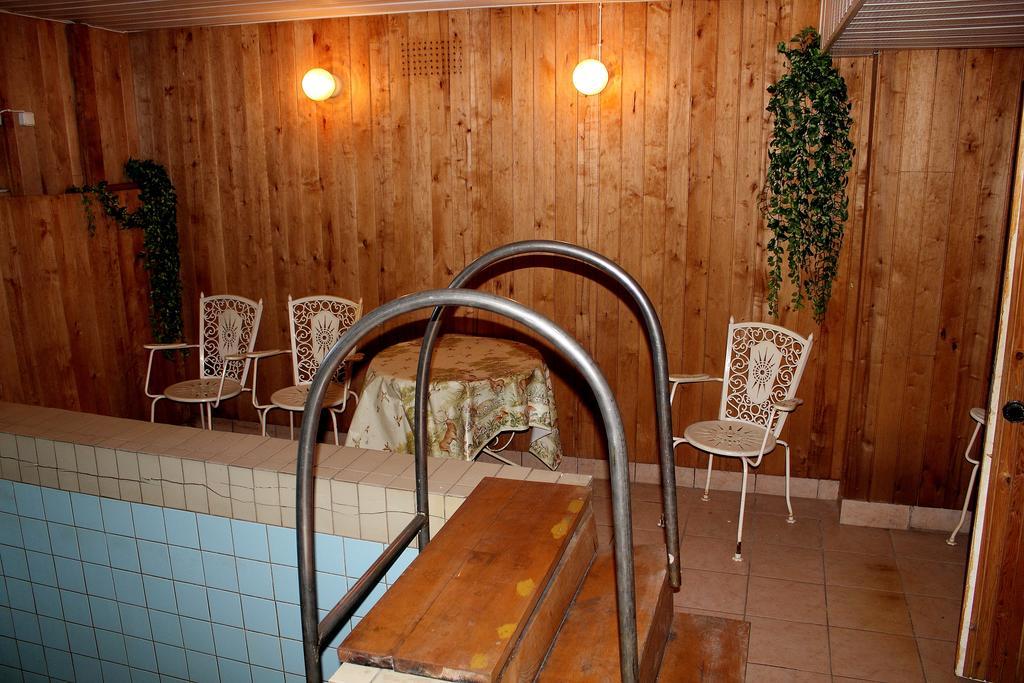Hotell Paeaesuke Jõhvi Exterior foto